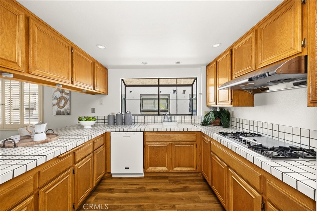 458 W Huntington Drive B