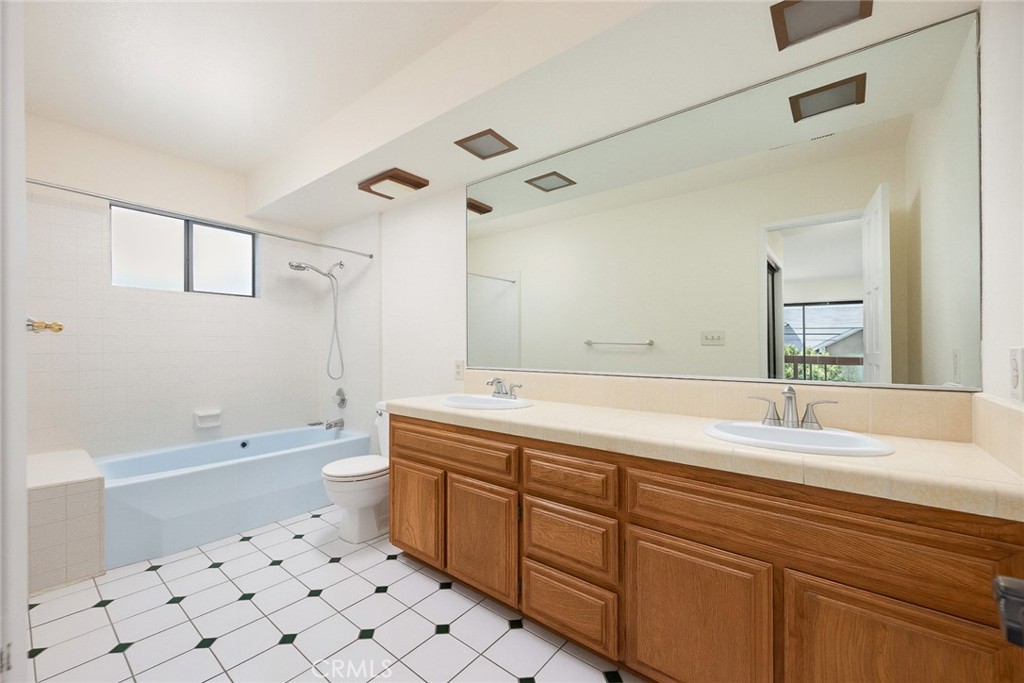 81 W Montecito Avenue