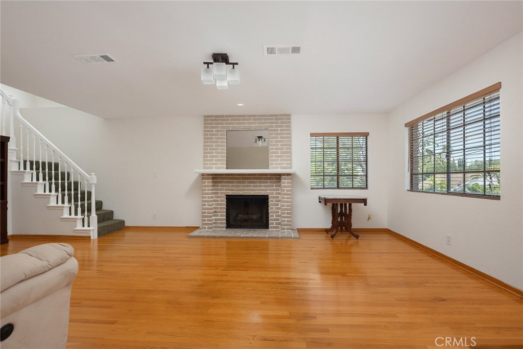 81 W Montecito Avenue