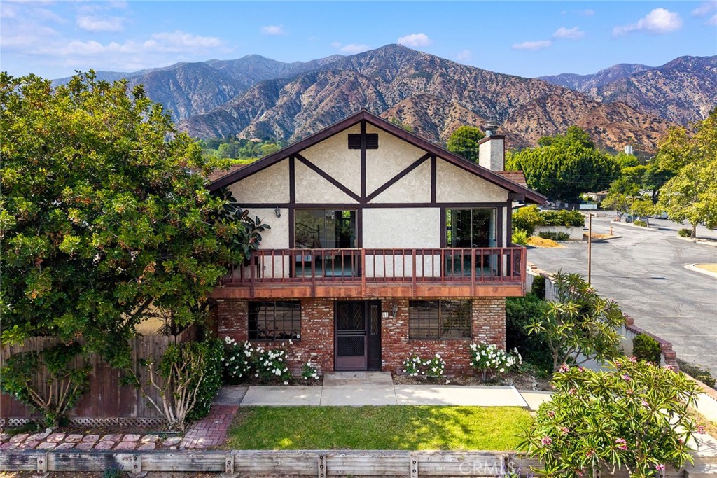 81 W Montecito Avenue