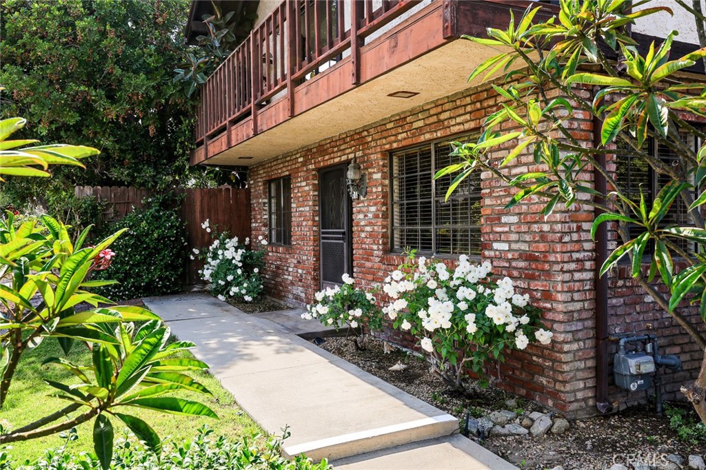 81 W Montecito Avenue