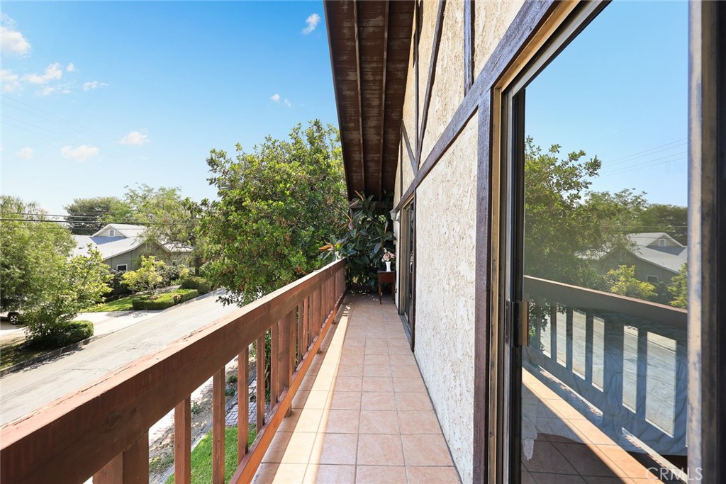 81 W Montecito Avenue