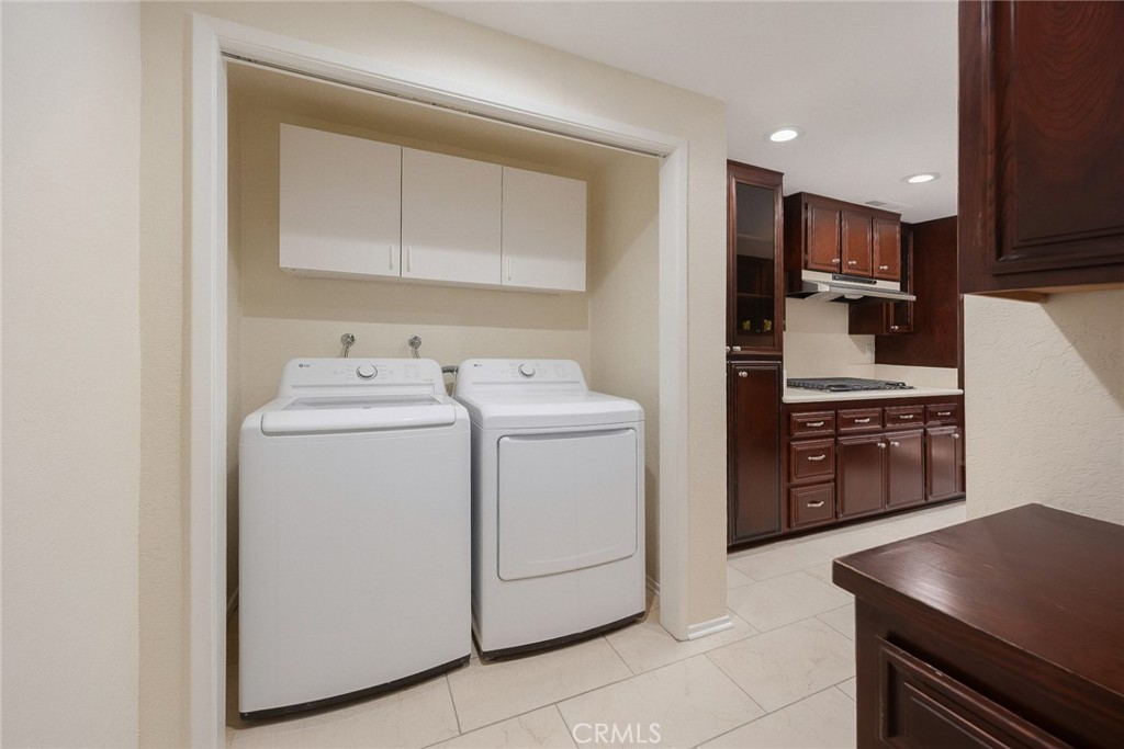 81 W Montecito Avenue