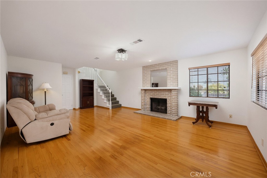 81 W Montecito Avenue