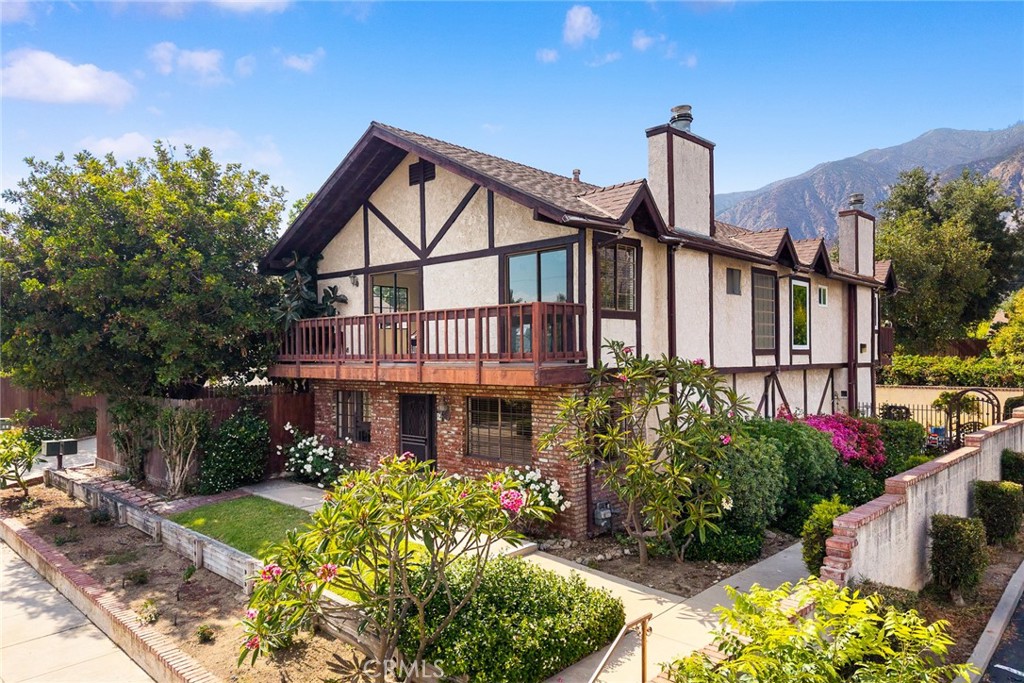 81 W Montecito Avenue