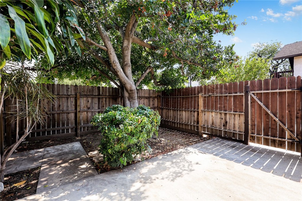 81 W Montecito Avenue