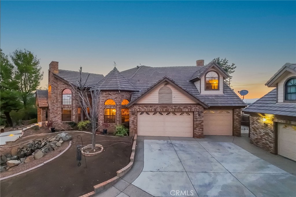 3249 Camino Hermanos