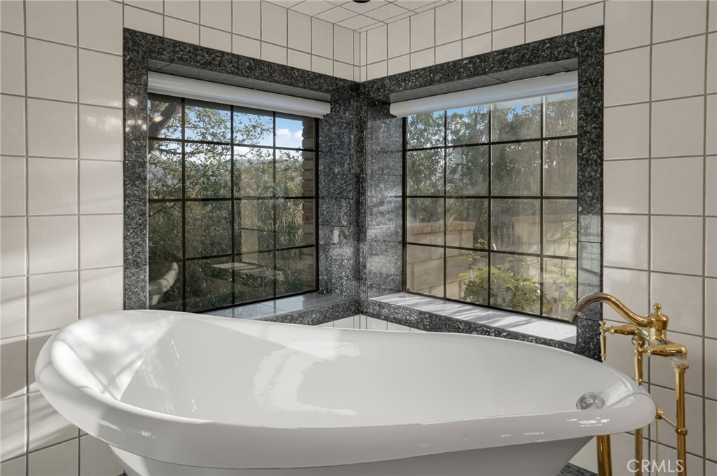 3249 Camino Hermanos