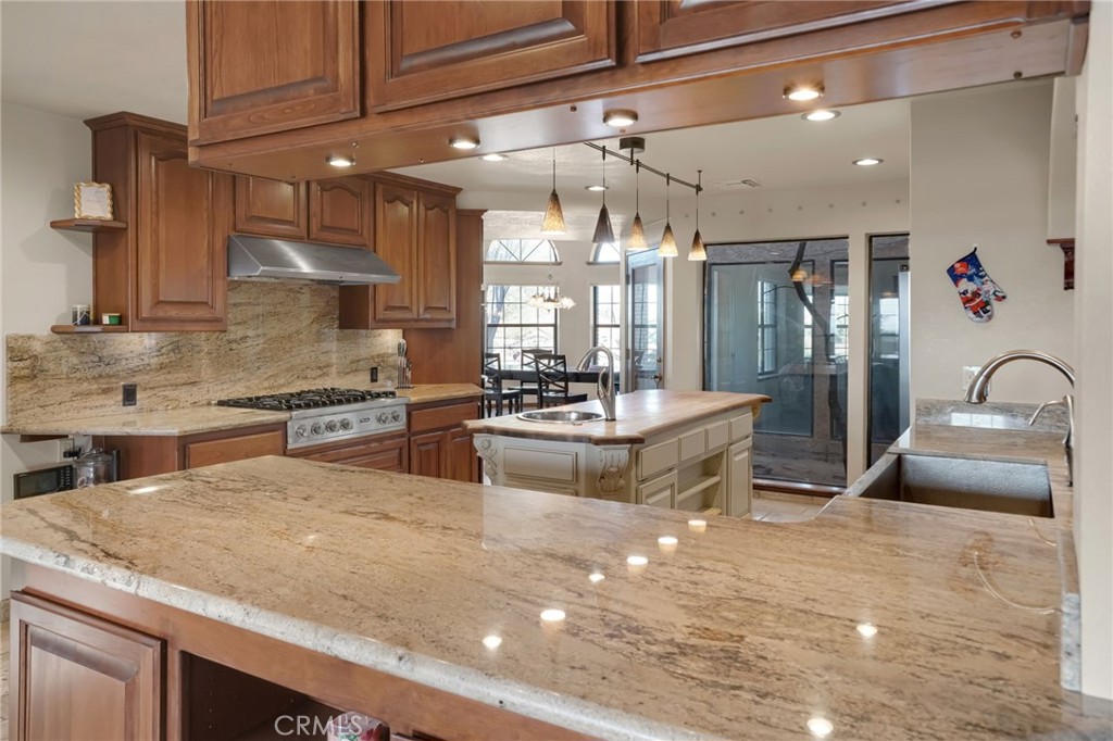 3249 Camino Hermanos