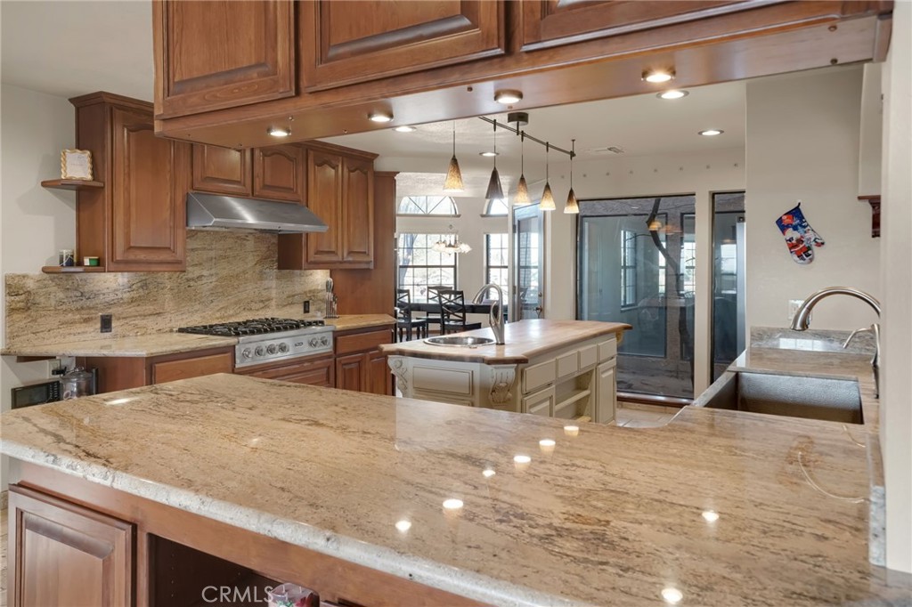 3249 Camino Hermanos