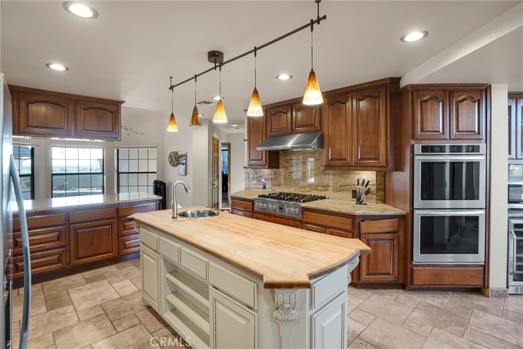 3249 Camino Hermanos