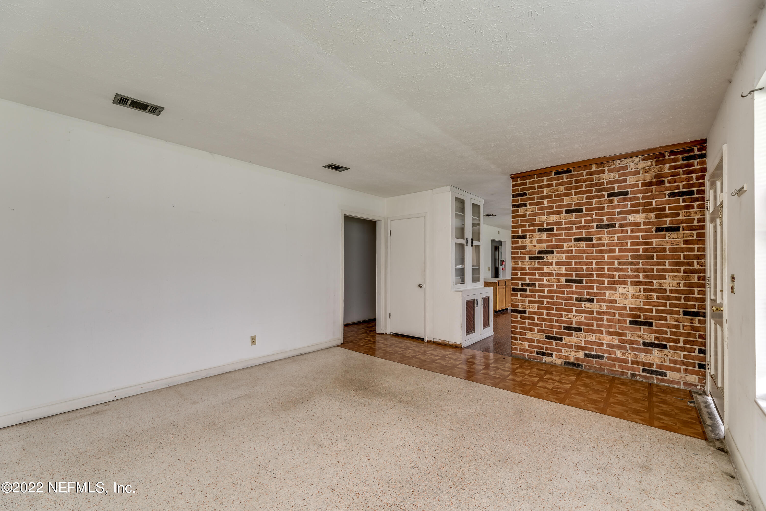 650 CEDAR Avenue