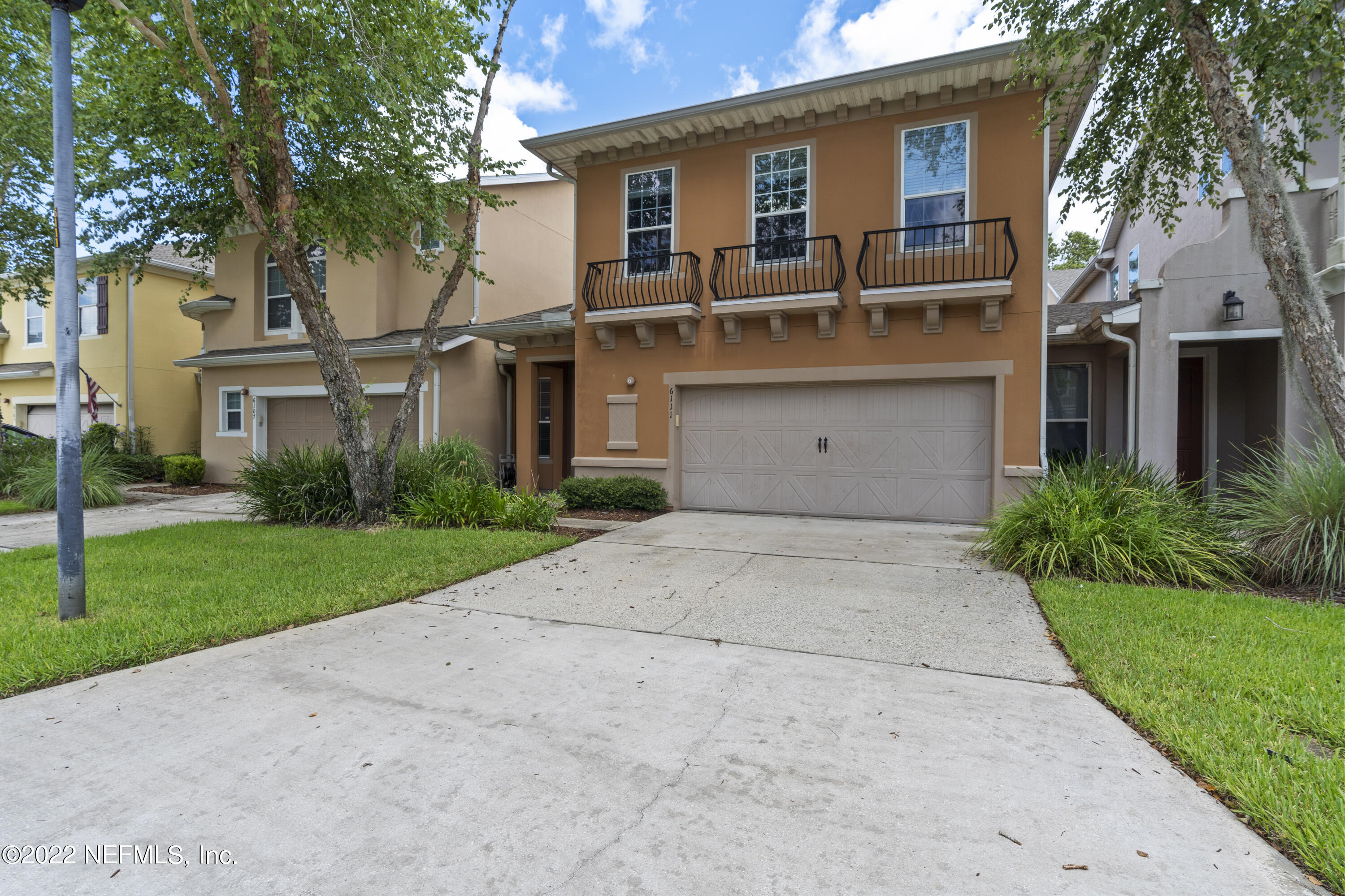 6111 CLEARSKY DR