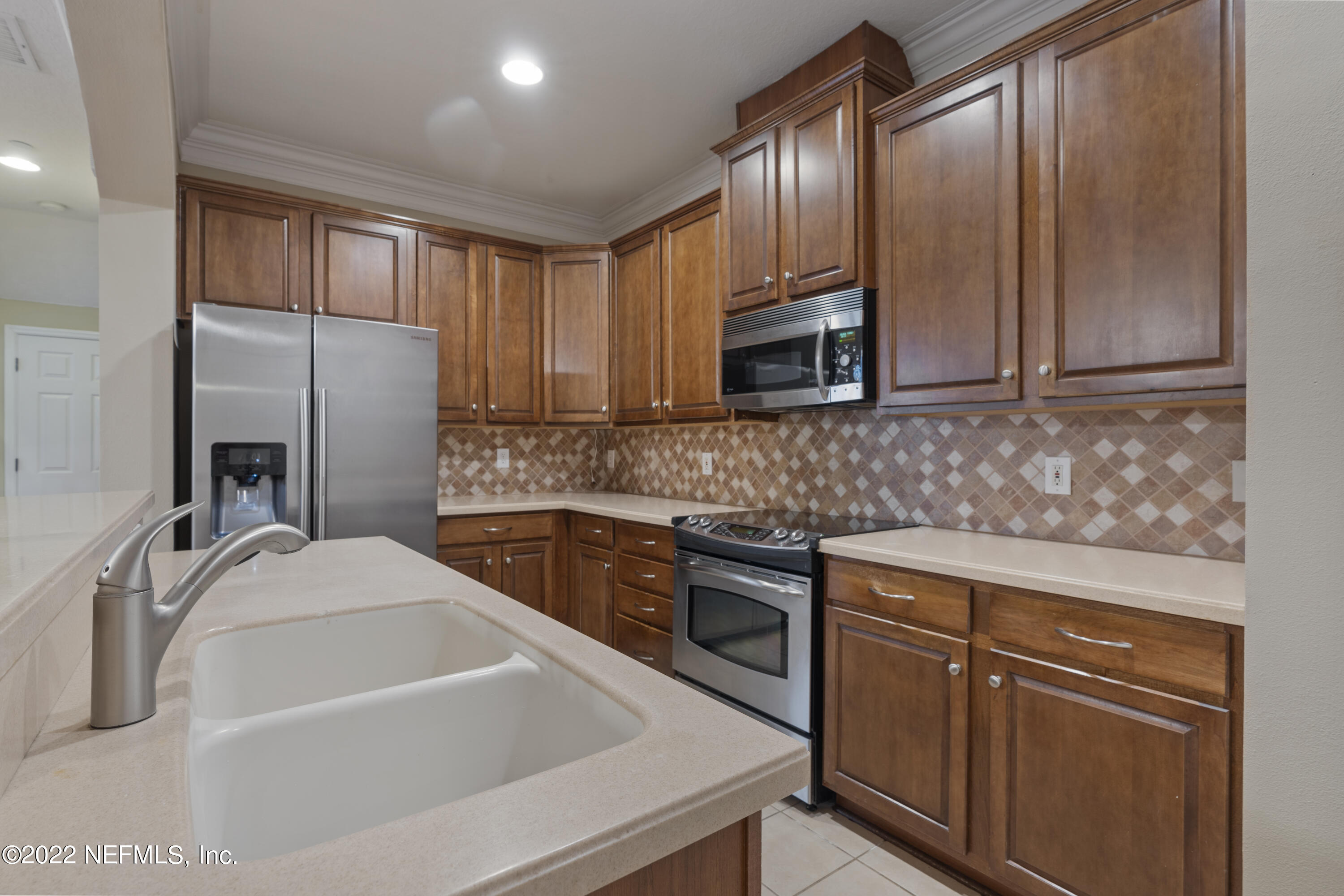 6111 CLEARSKY DR
