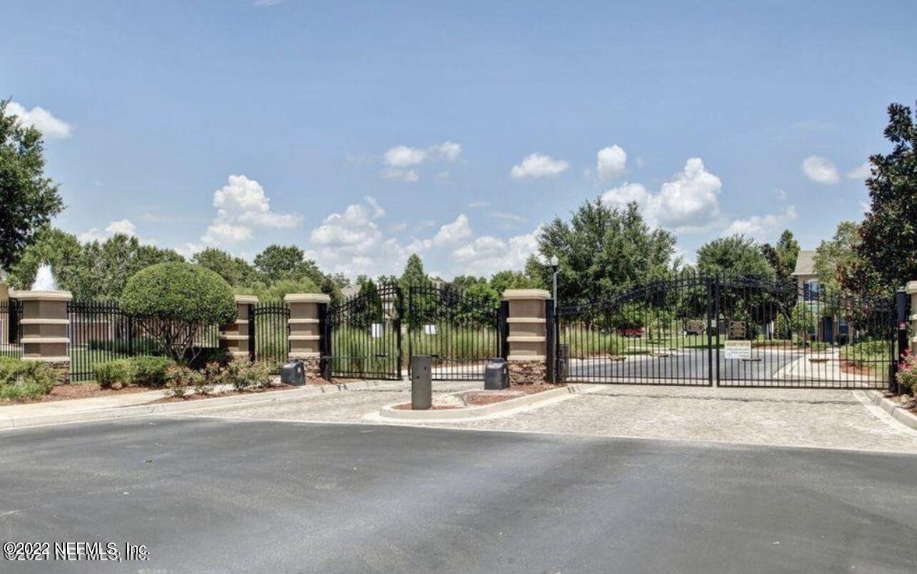 6111 CLEARSKY DR