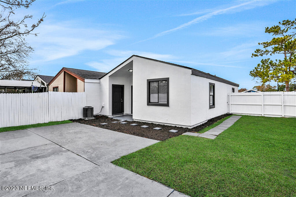 10762 KUSAIE Drive