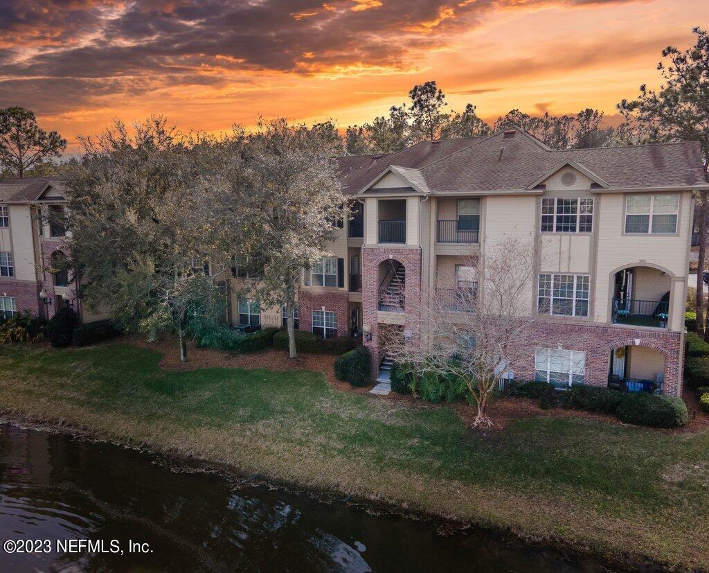 7800 POINT MEADOWS DR Unit: 1228
