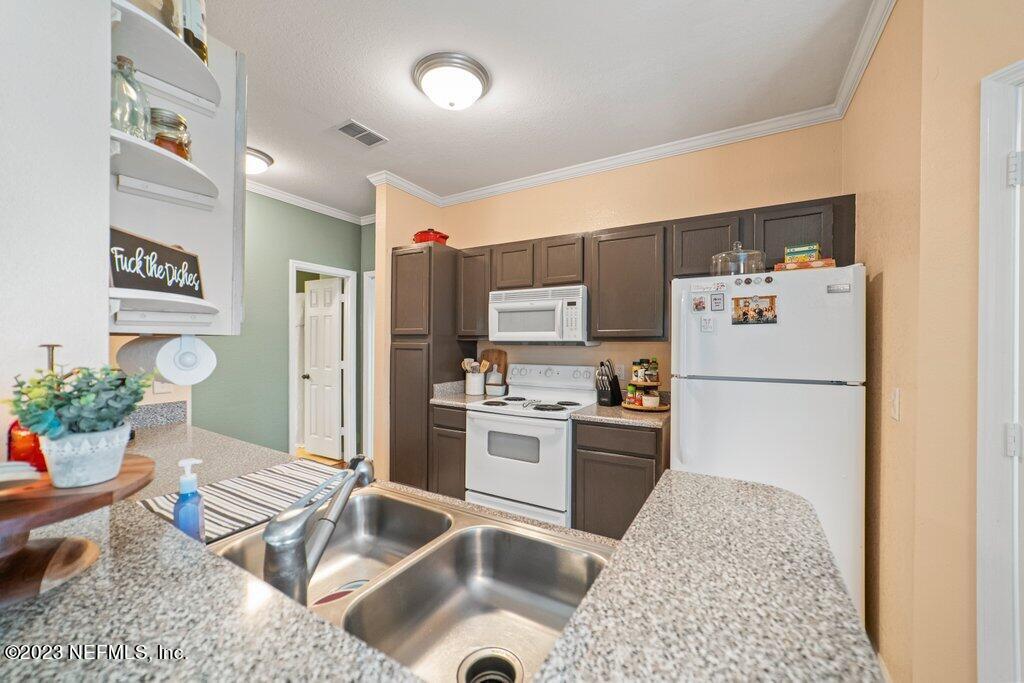 7800 POINT MEADOWS DR Unit: 1228