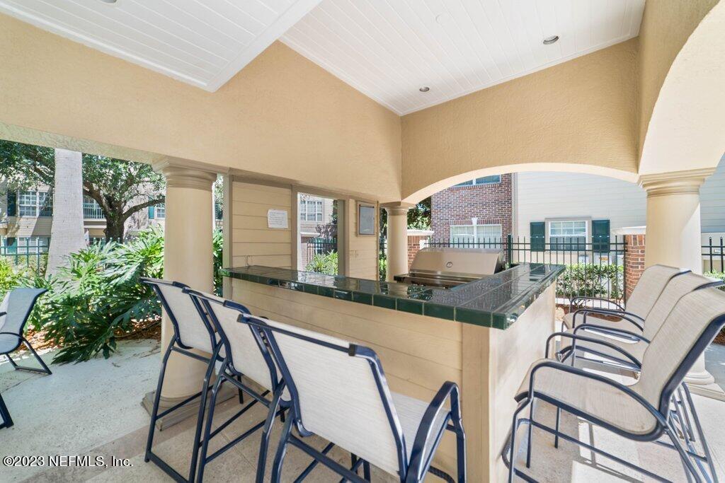 7800 POINT MEADOWS DR Unit: 1228