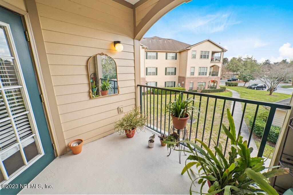 7800 POINT MEADOWS DR Unit: 1228