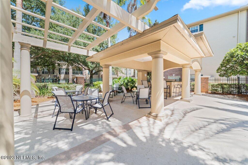 7800 POINT MEADOWS DR Unit: 1228