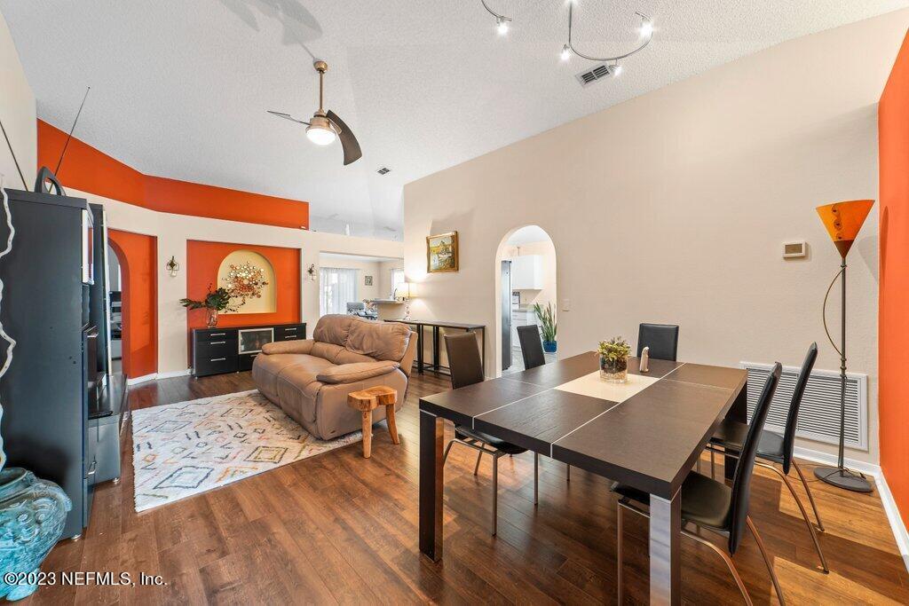 9128 HAMPTON COVE CT S