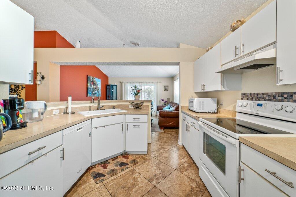 9128 HAMPTON COVE CT S