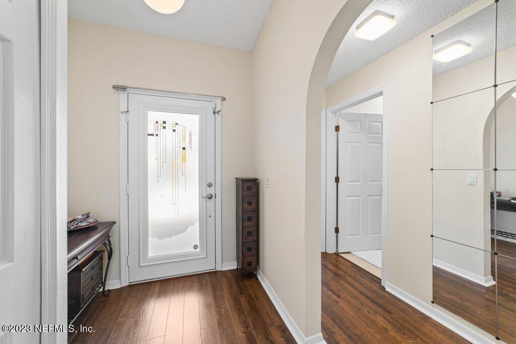9128 HAMPTON COVE CT S