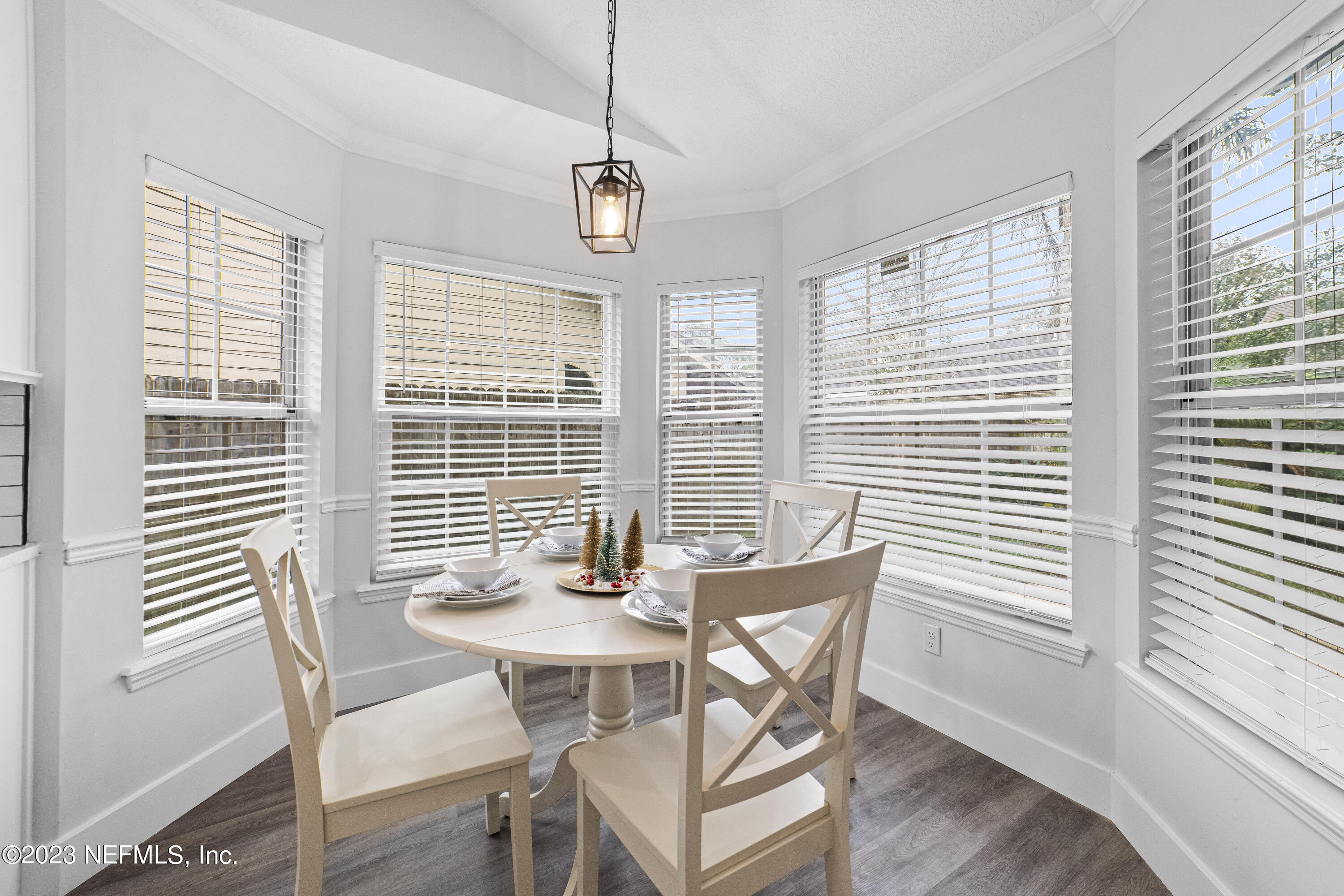 8829 NATURE VIEW LN W
