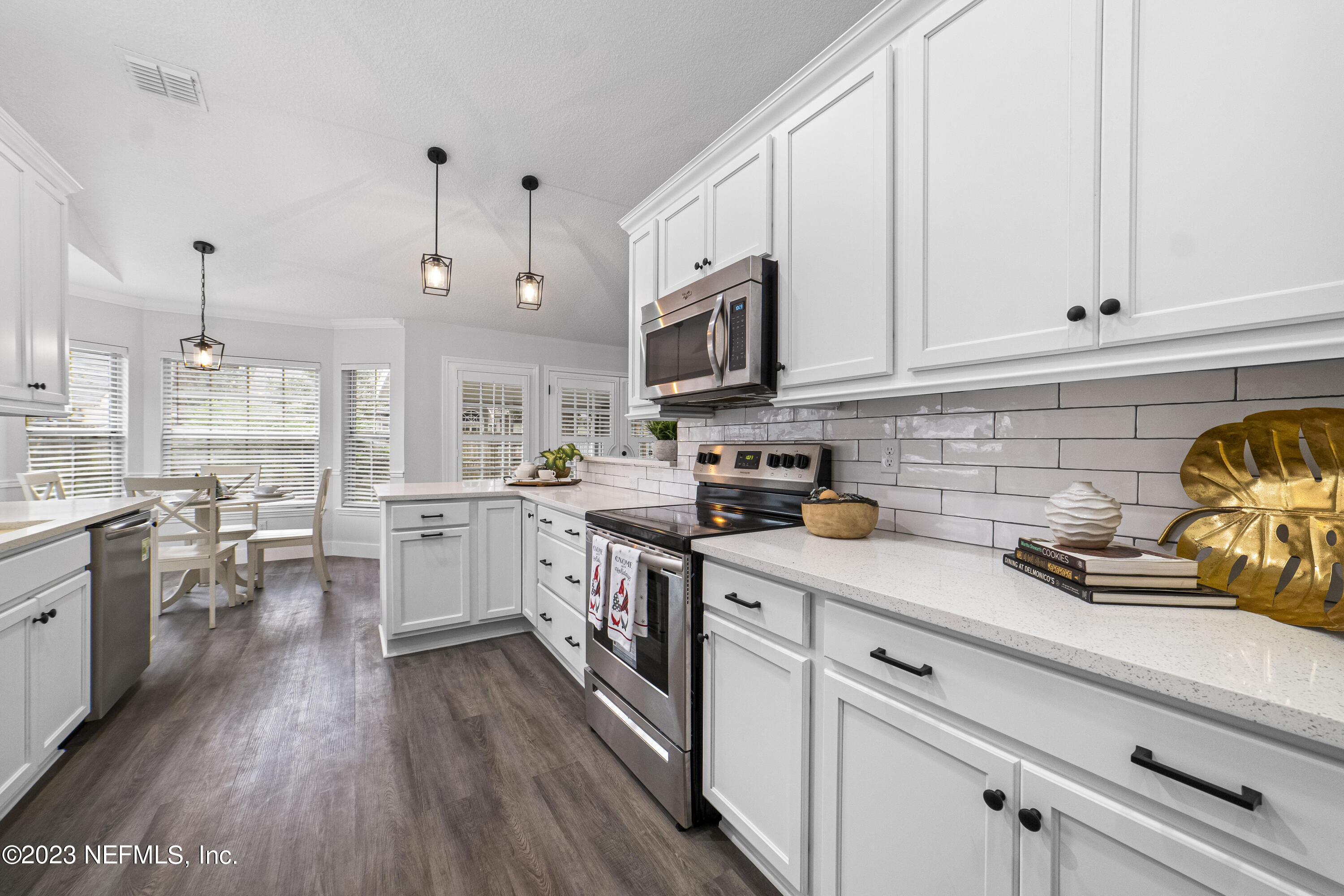 8829 NATURE VIEW LN W