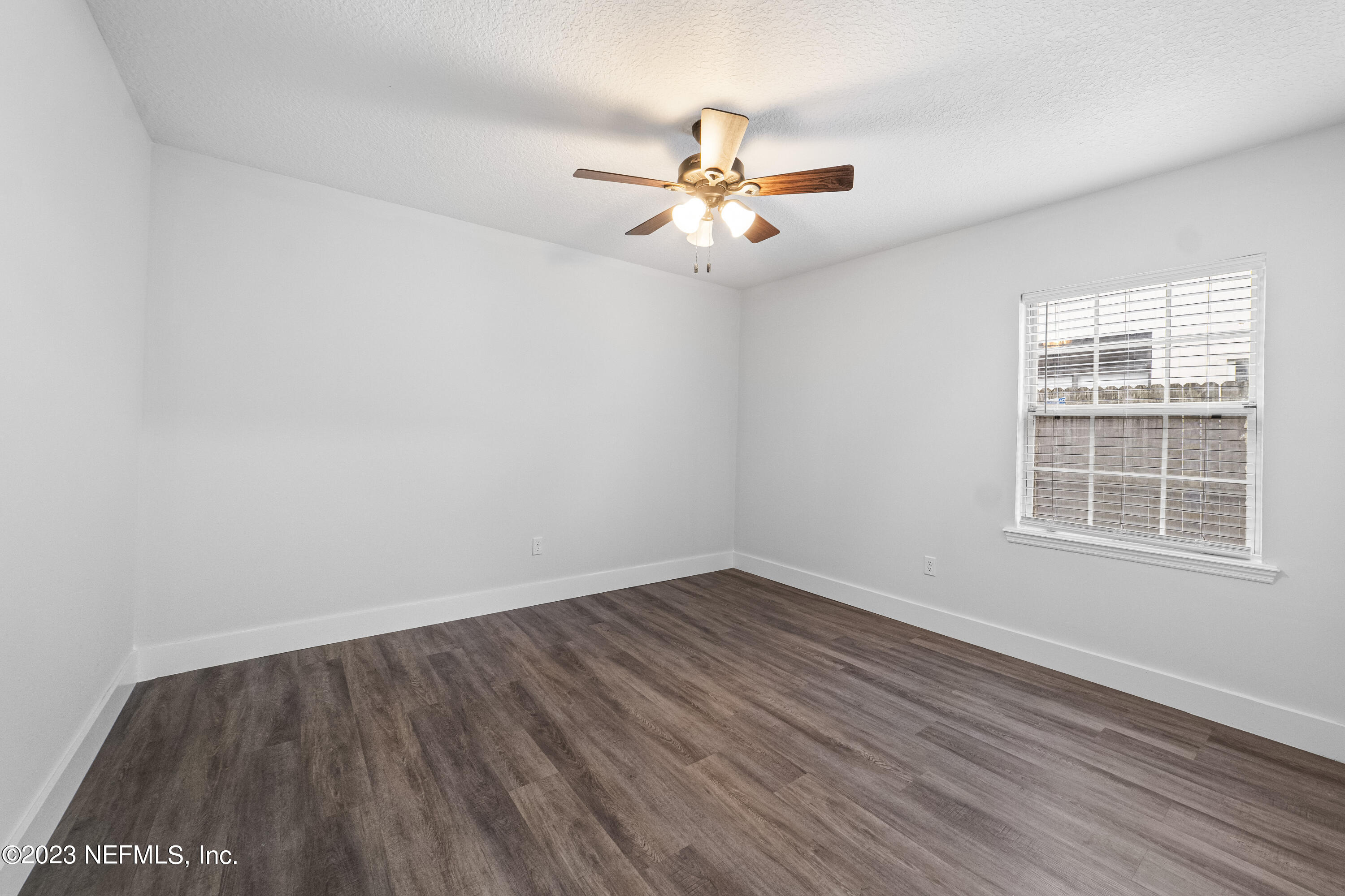 8829 NATURE VIEW LN W