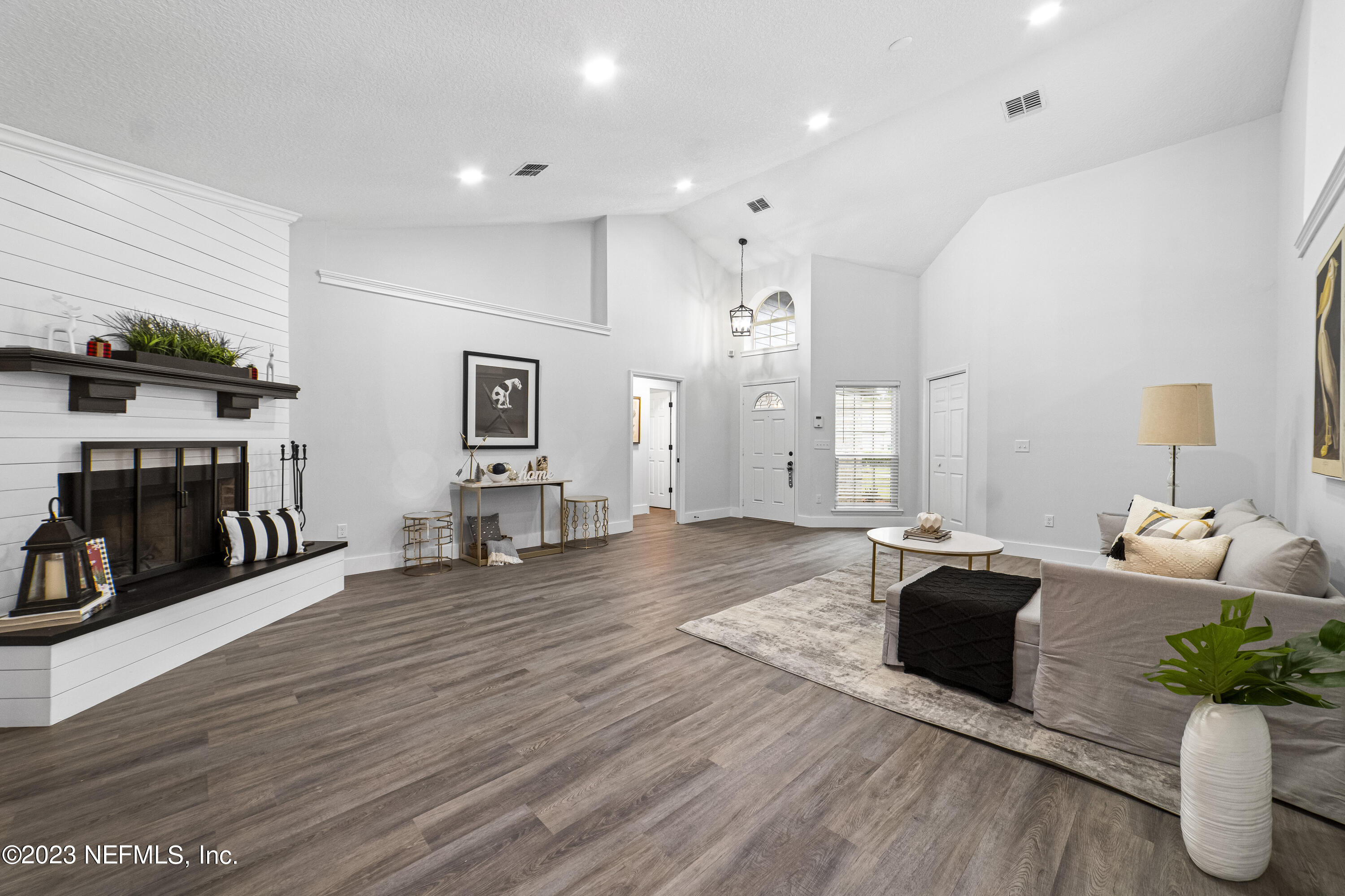 8829 NATURE VIEW LN W