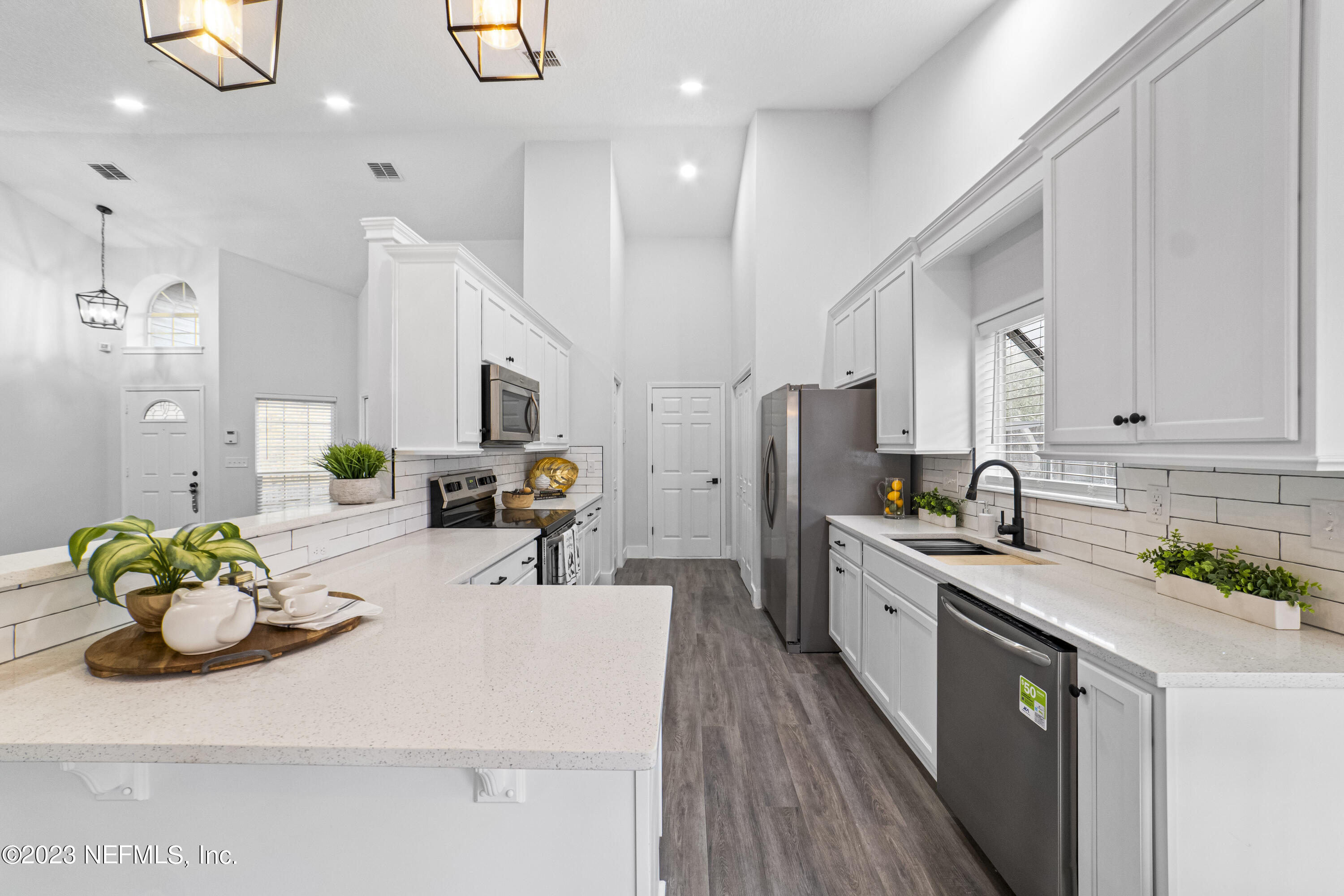 8829 NATURE VIEW LN W