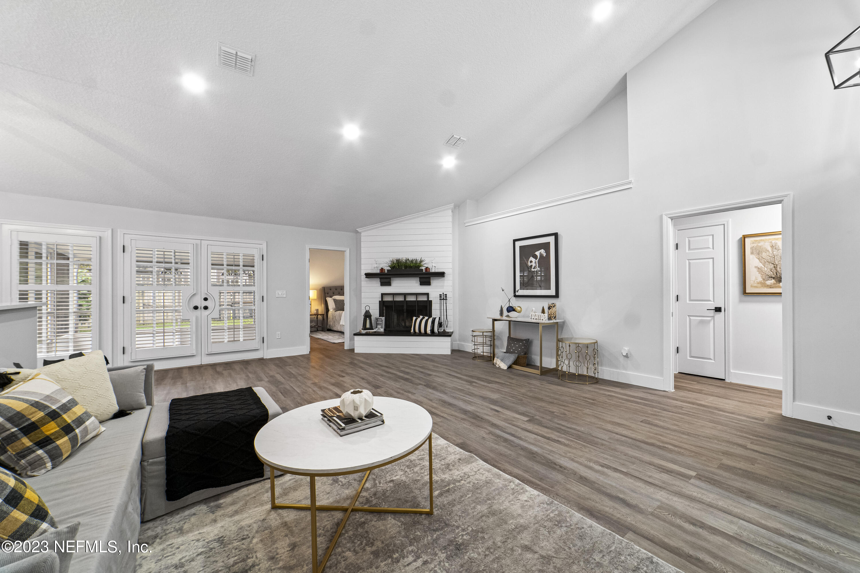 8829 NATURE VIEW LN W