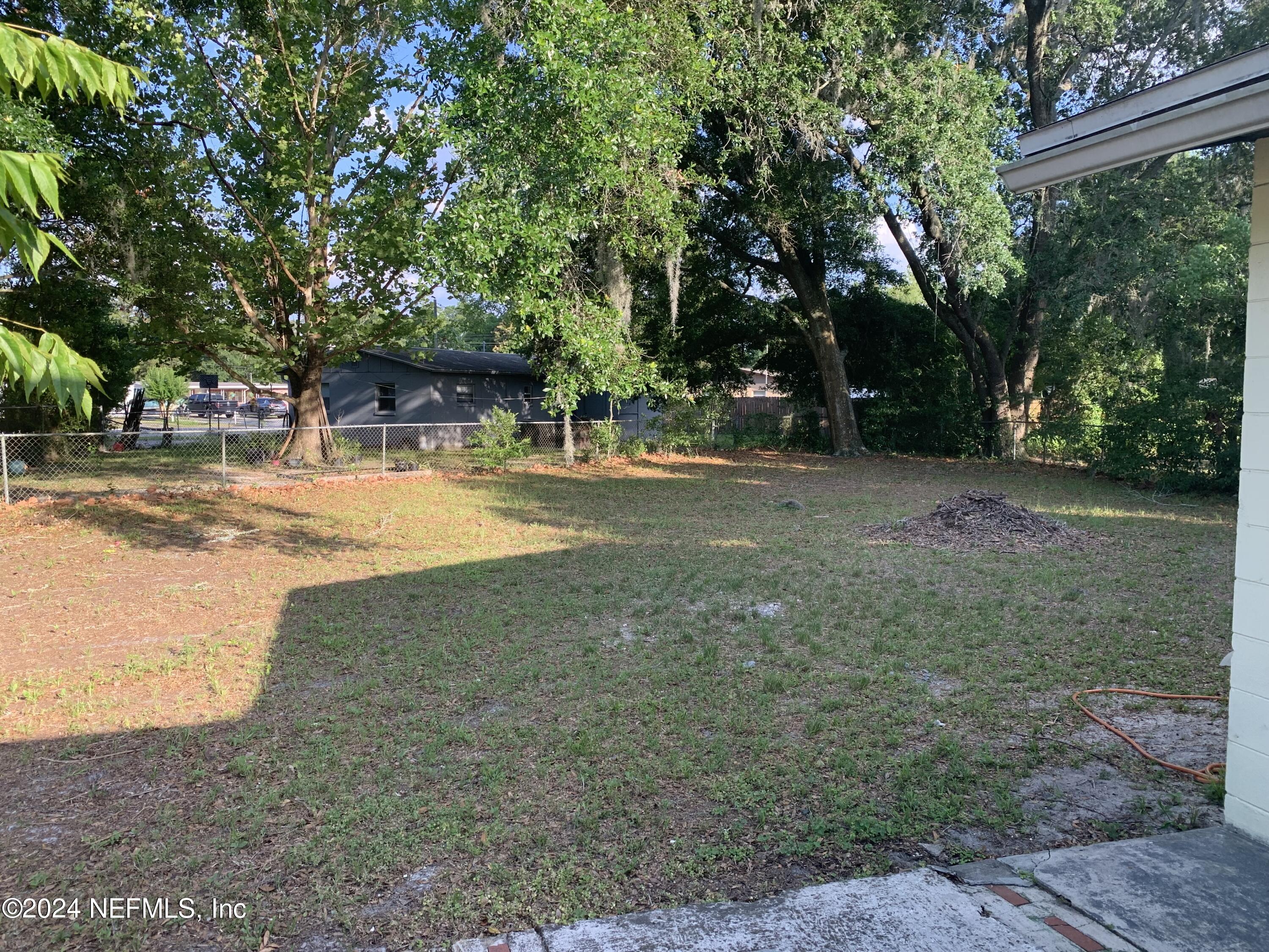 352 WILDWOOD Lane