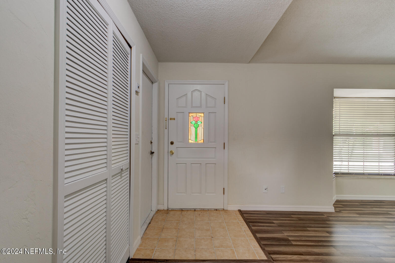 112 KINGS POINT Court