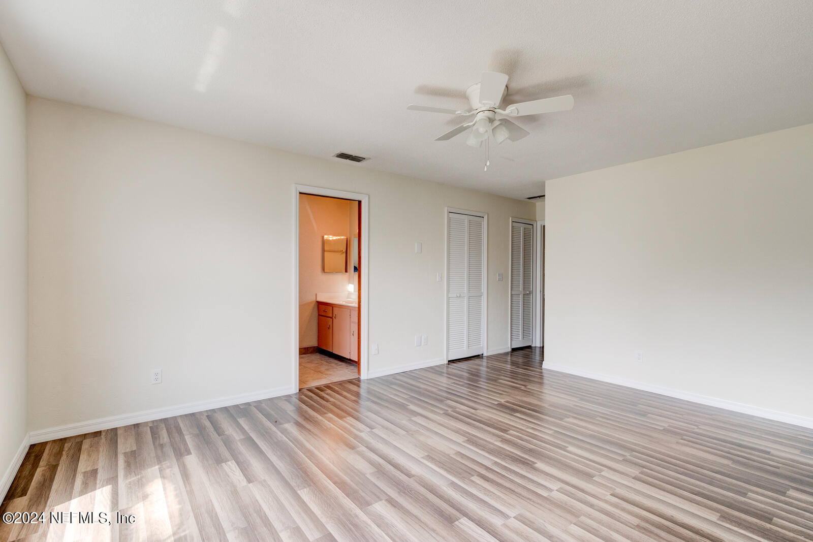 112 KINGS POINT Court