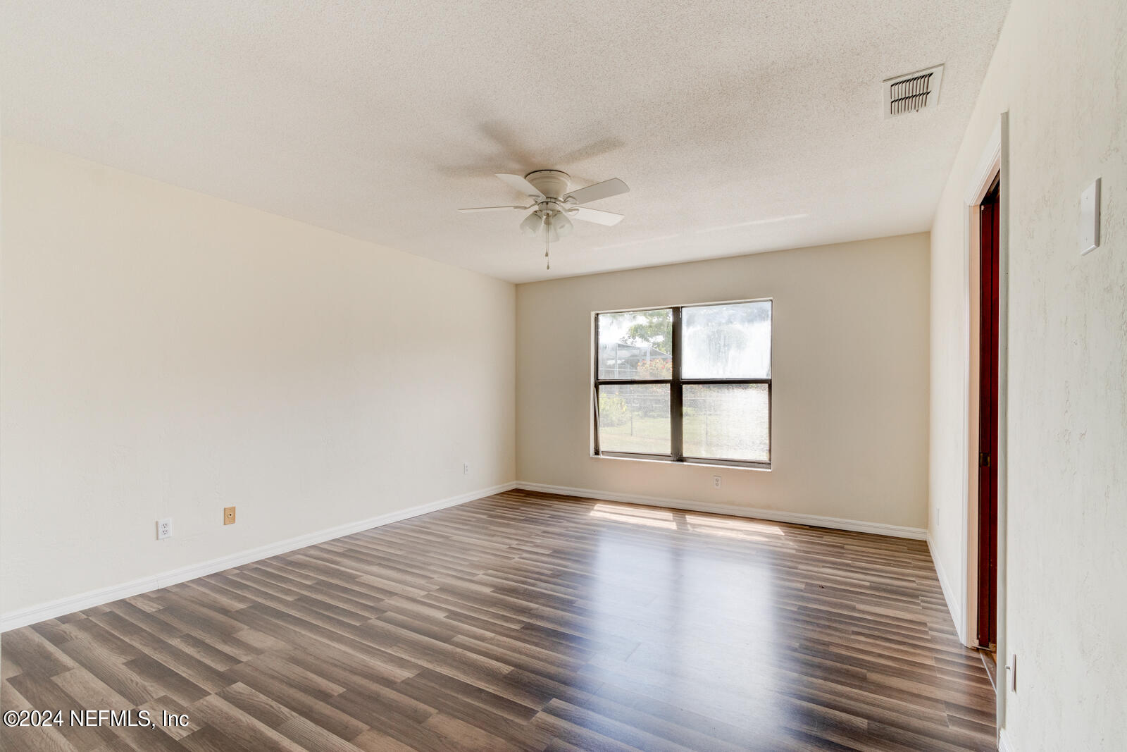 112 KINGS POINT Court