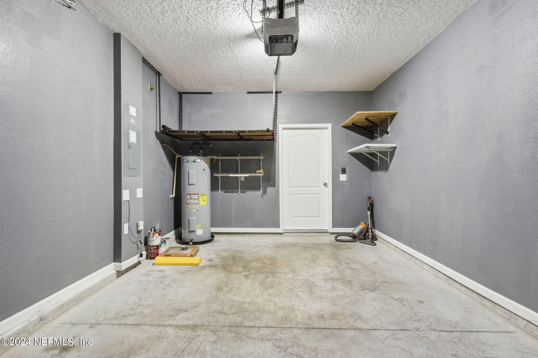 461 SERVIA Drive