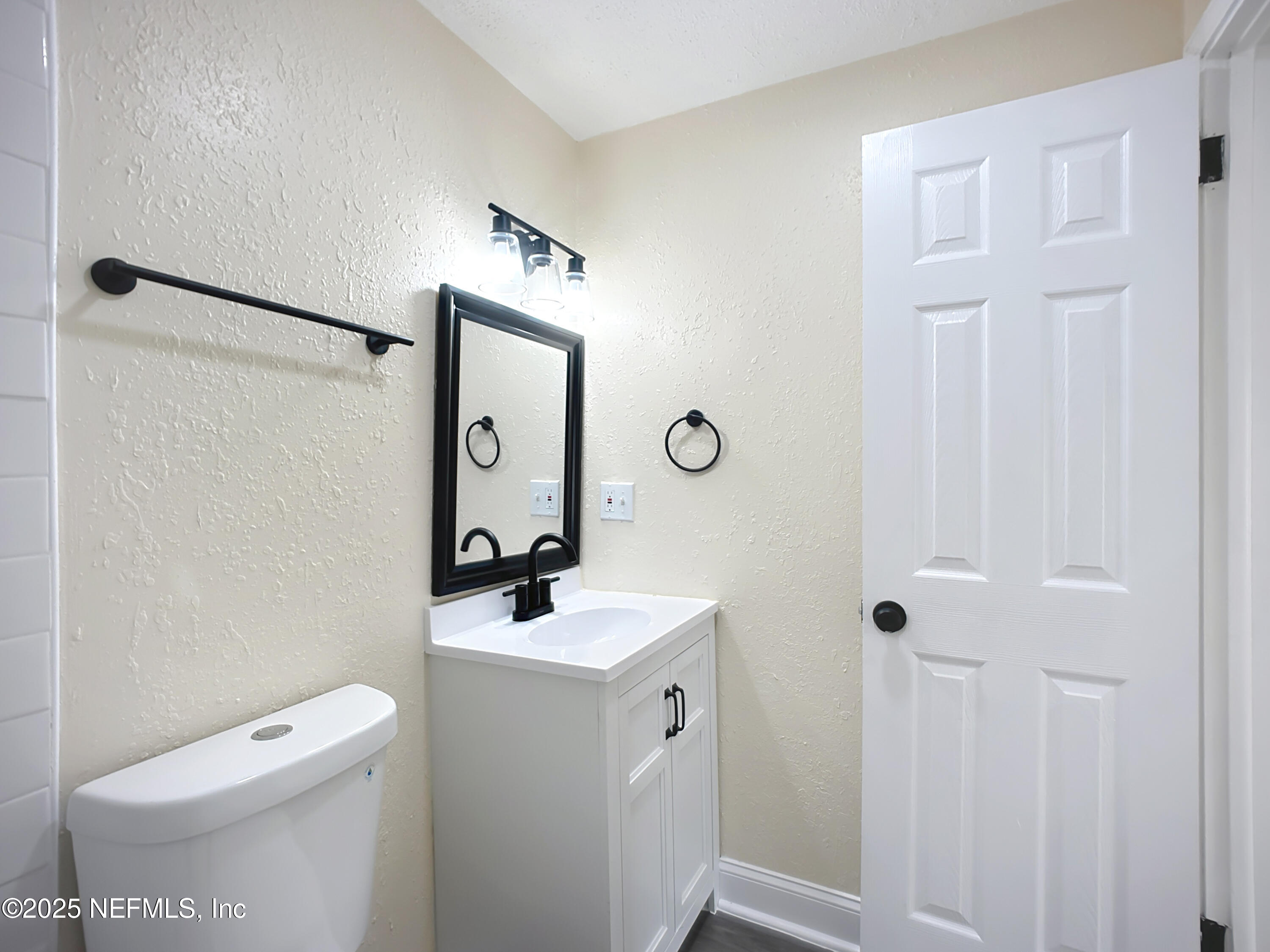 8140 JEANWOOD Drive