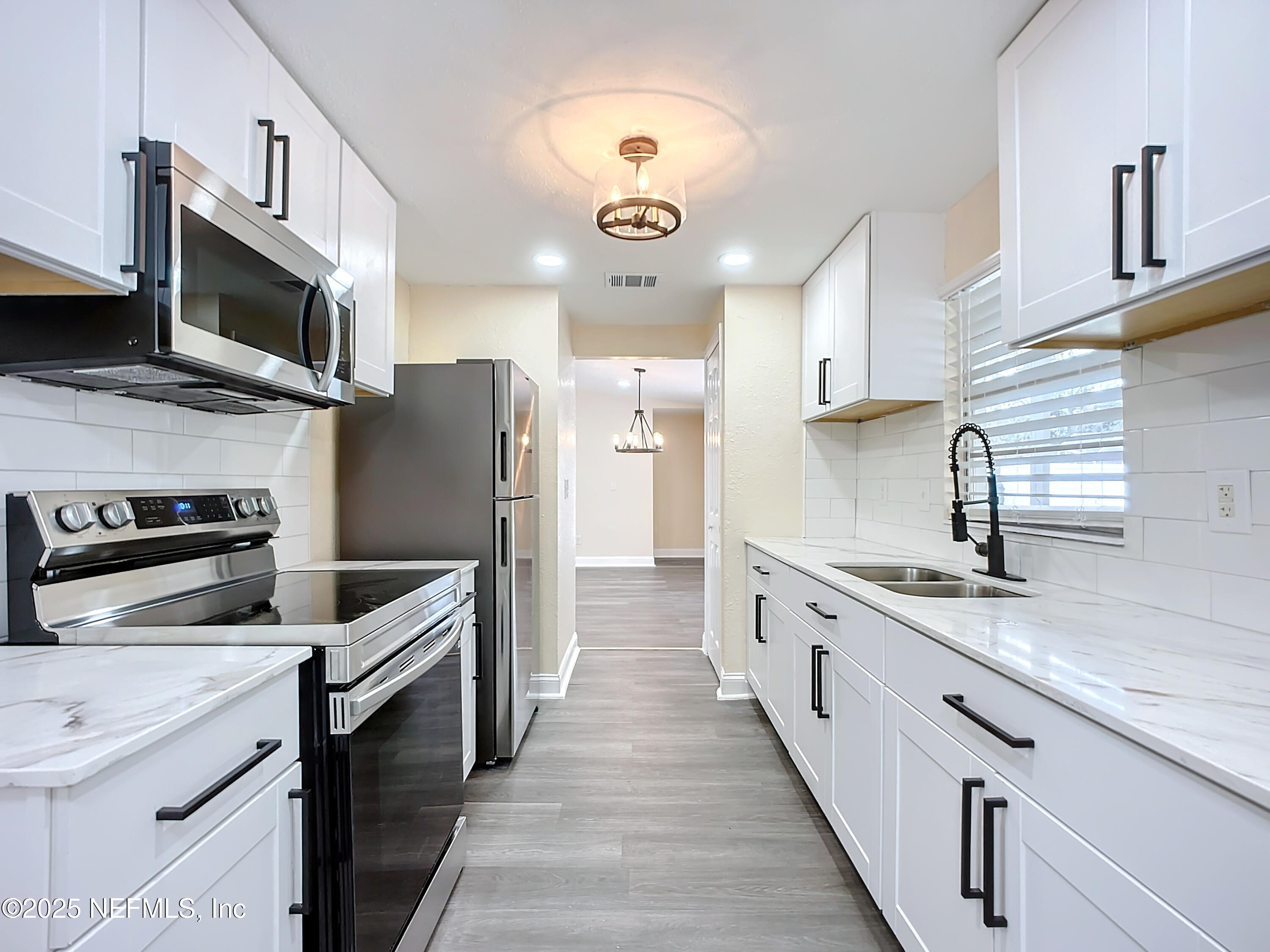 8140 JEANWOOD Drive