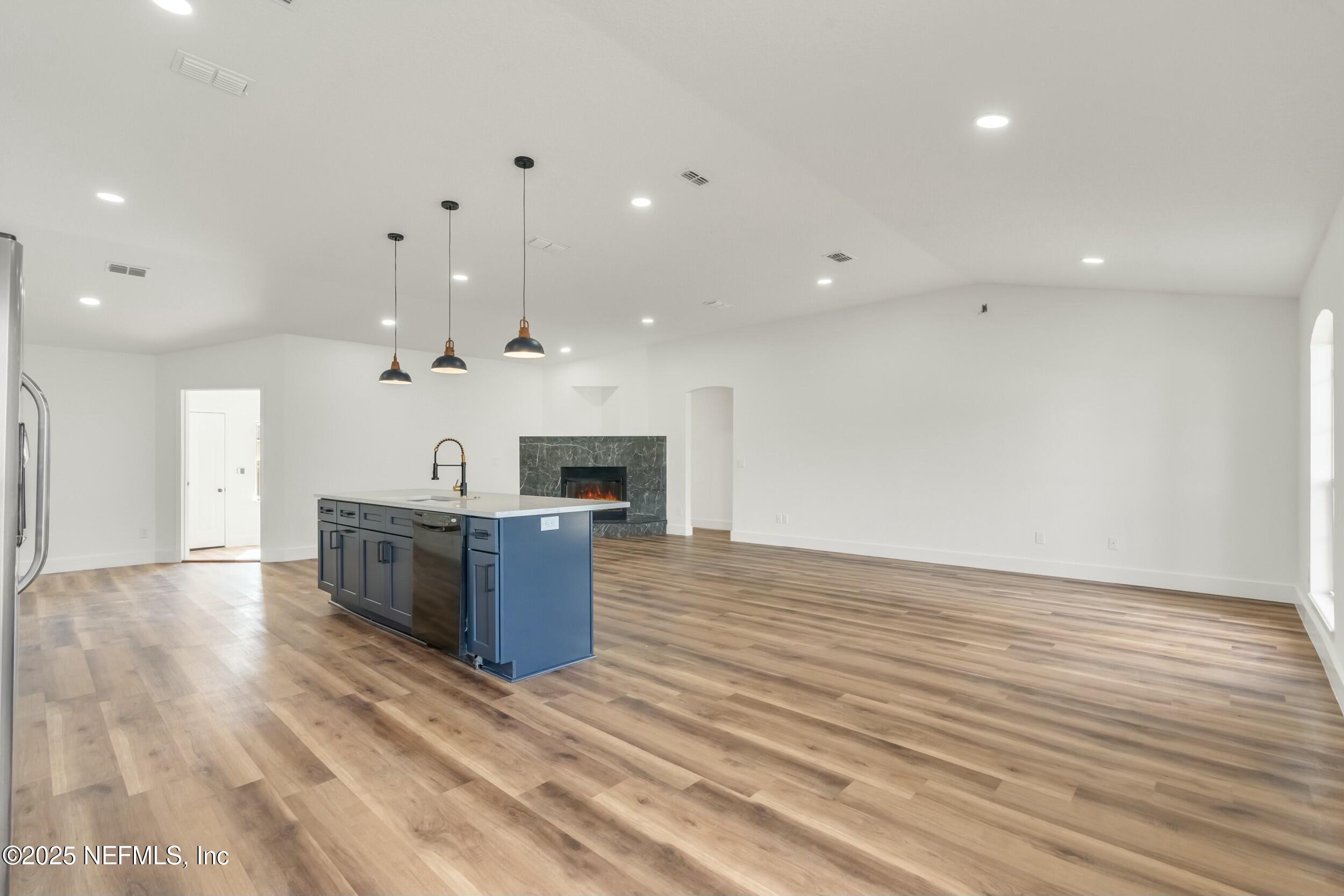 3246 AVALON Drive