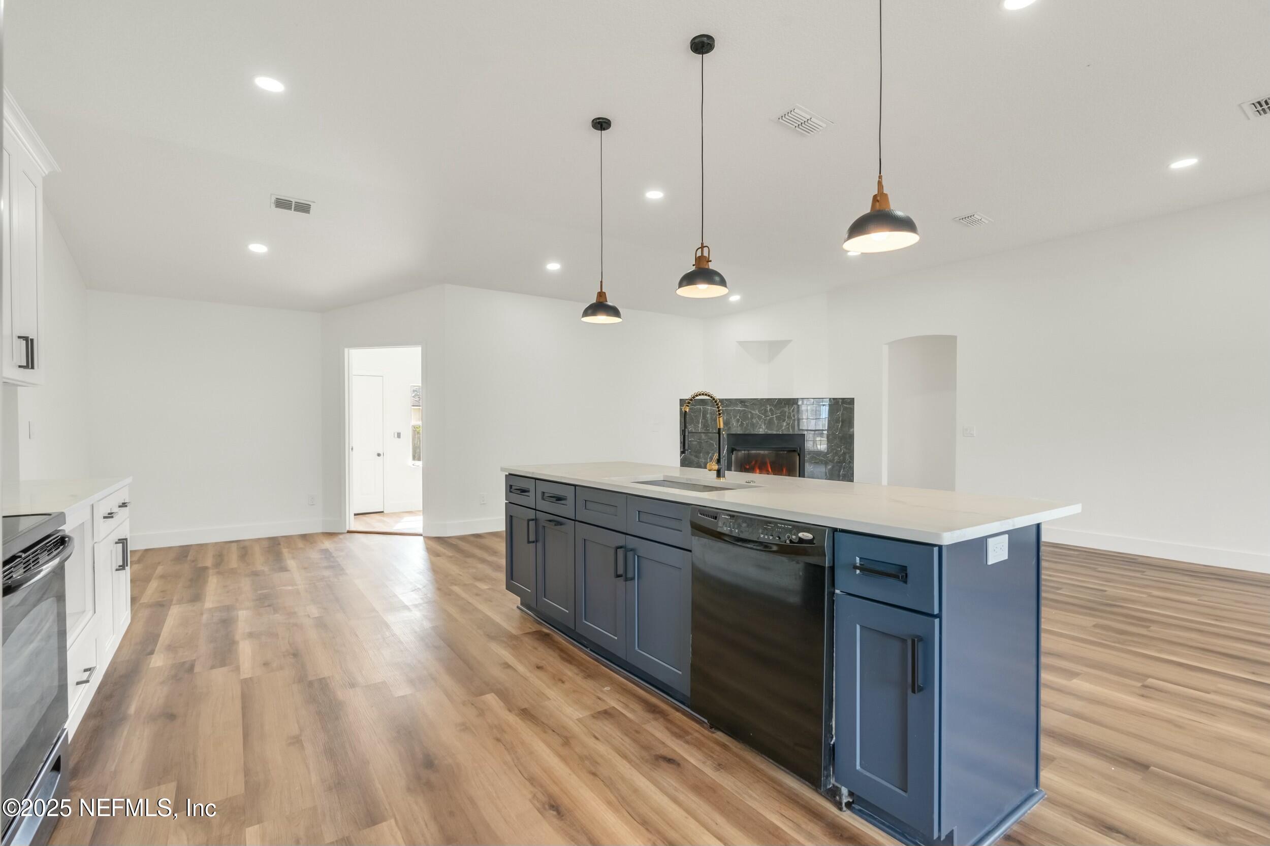 3246 AVALON Drive