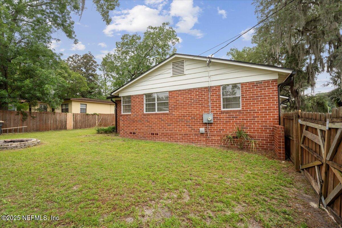 2317 MERCER Circle S
