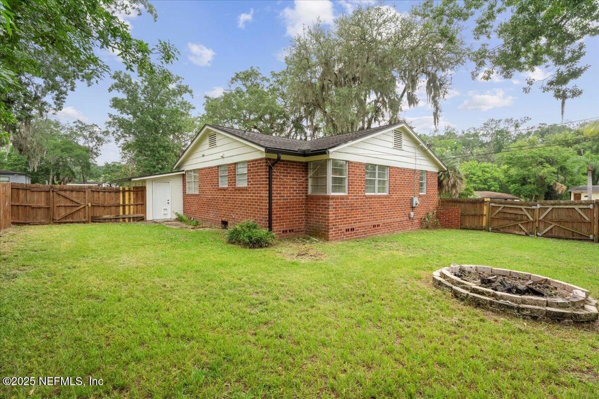 2317 MERCER Circle S