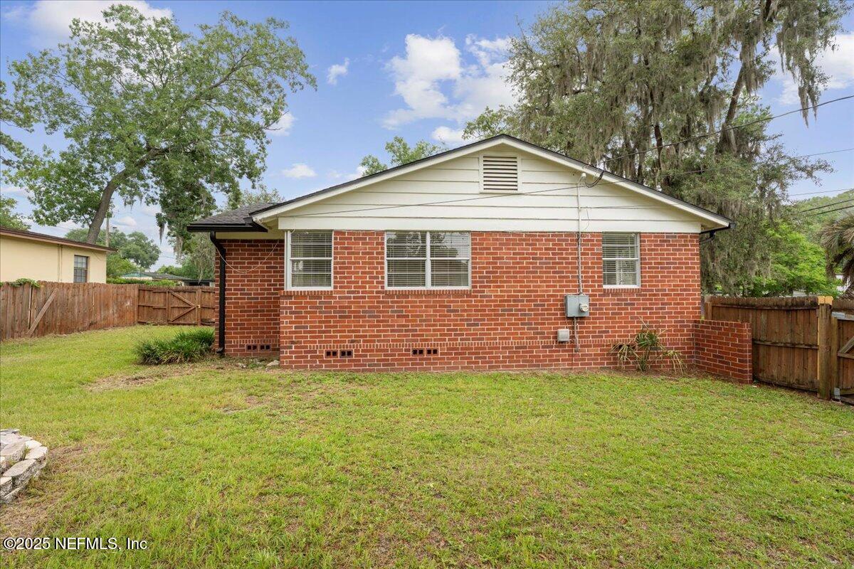 2317 MERCER Circle S