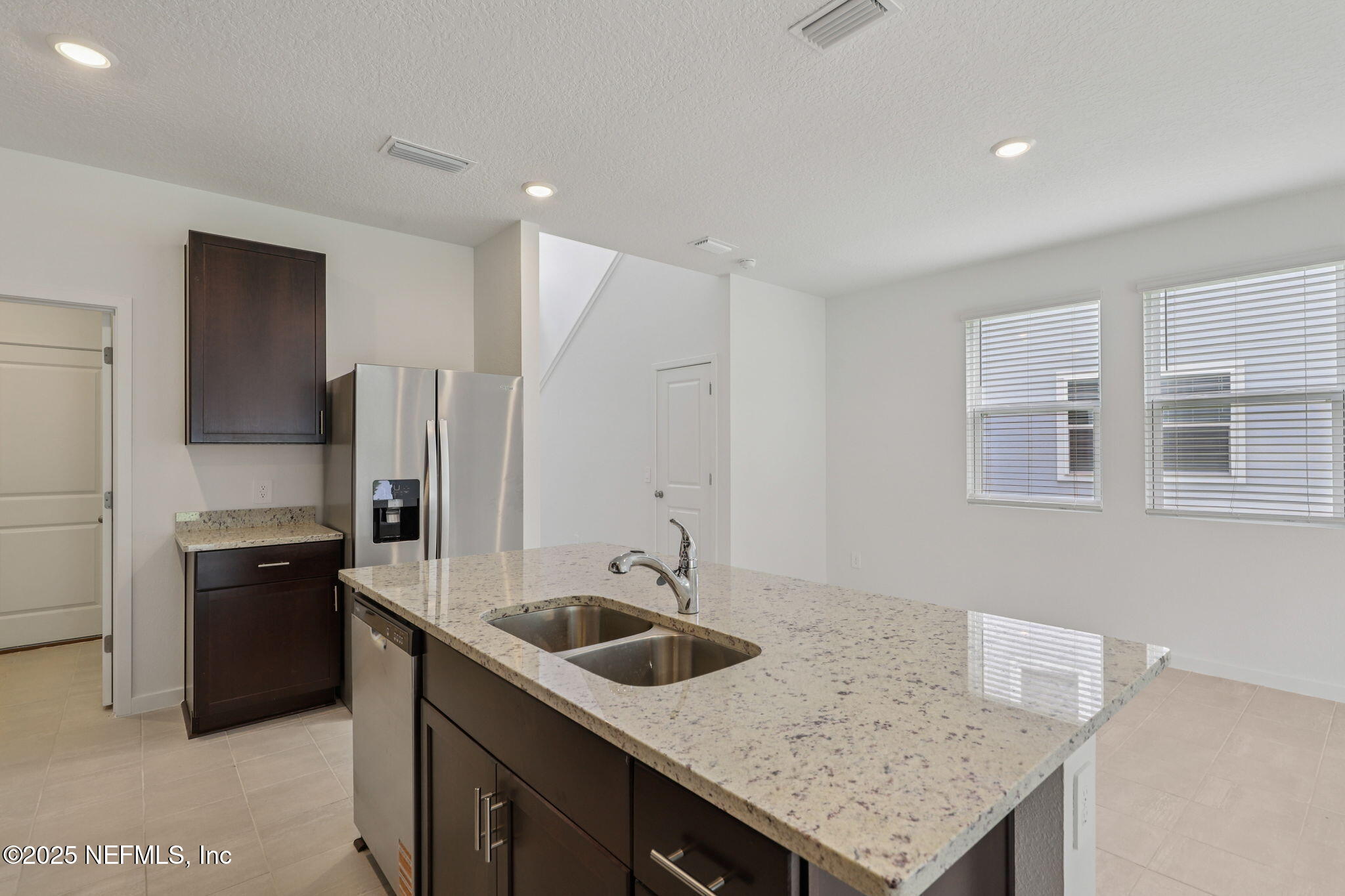 7351 QUEENSGATE Circle