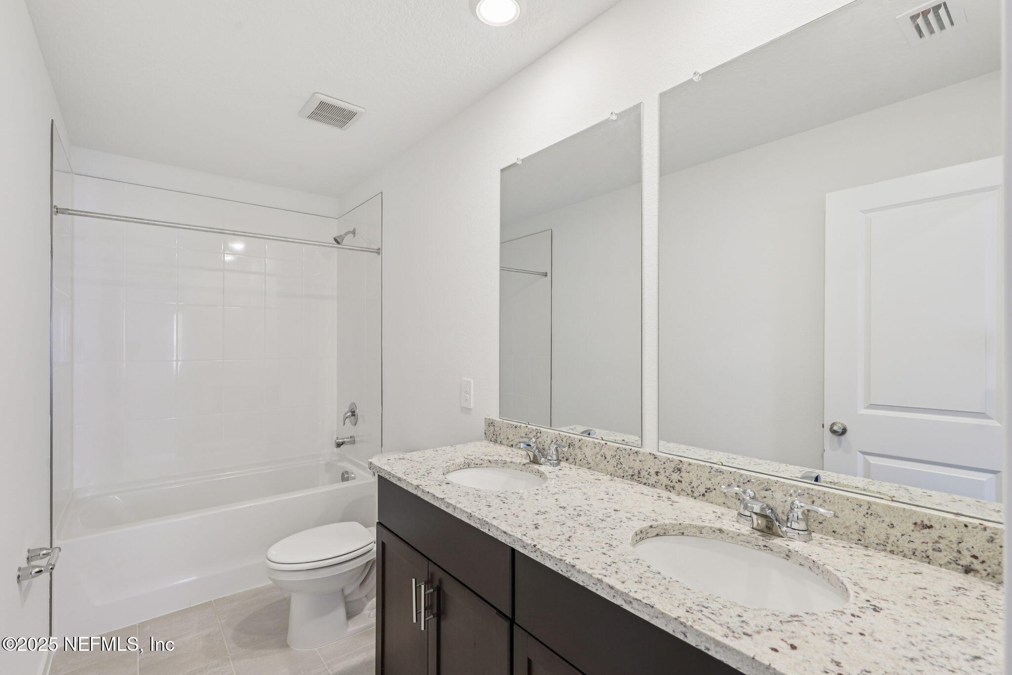 7351 QUEENSGATE Circle