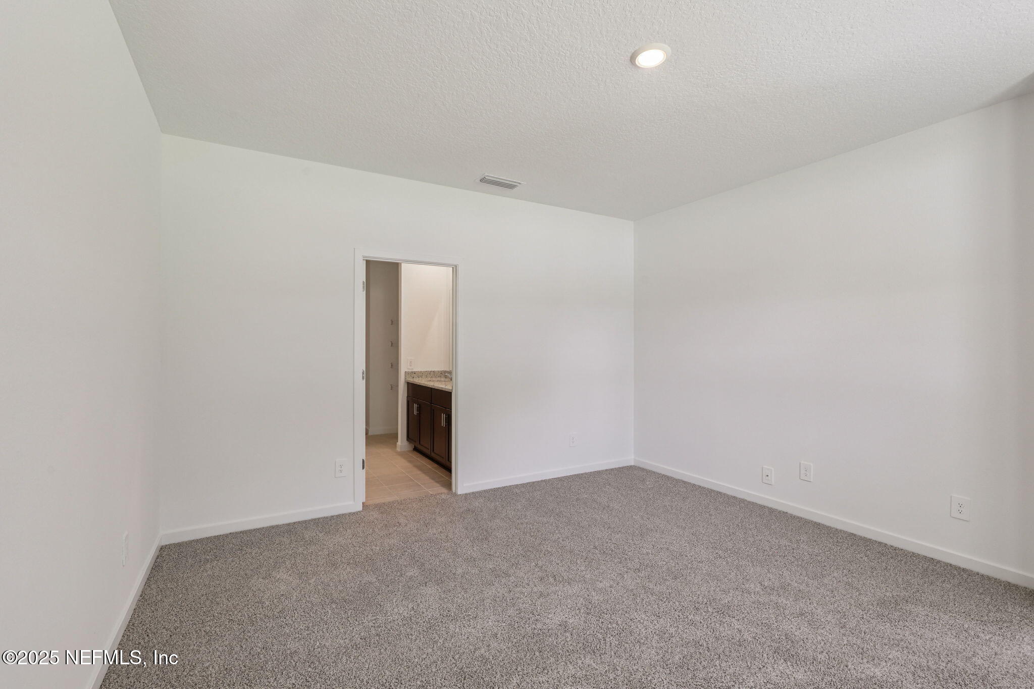 7351 QUEENSGATE Circle