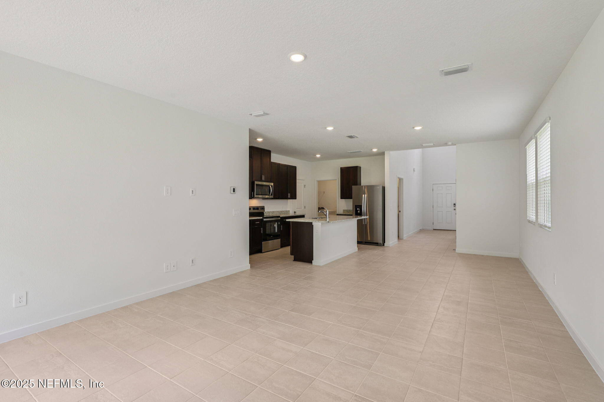7351 QUEENSGATE Circle